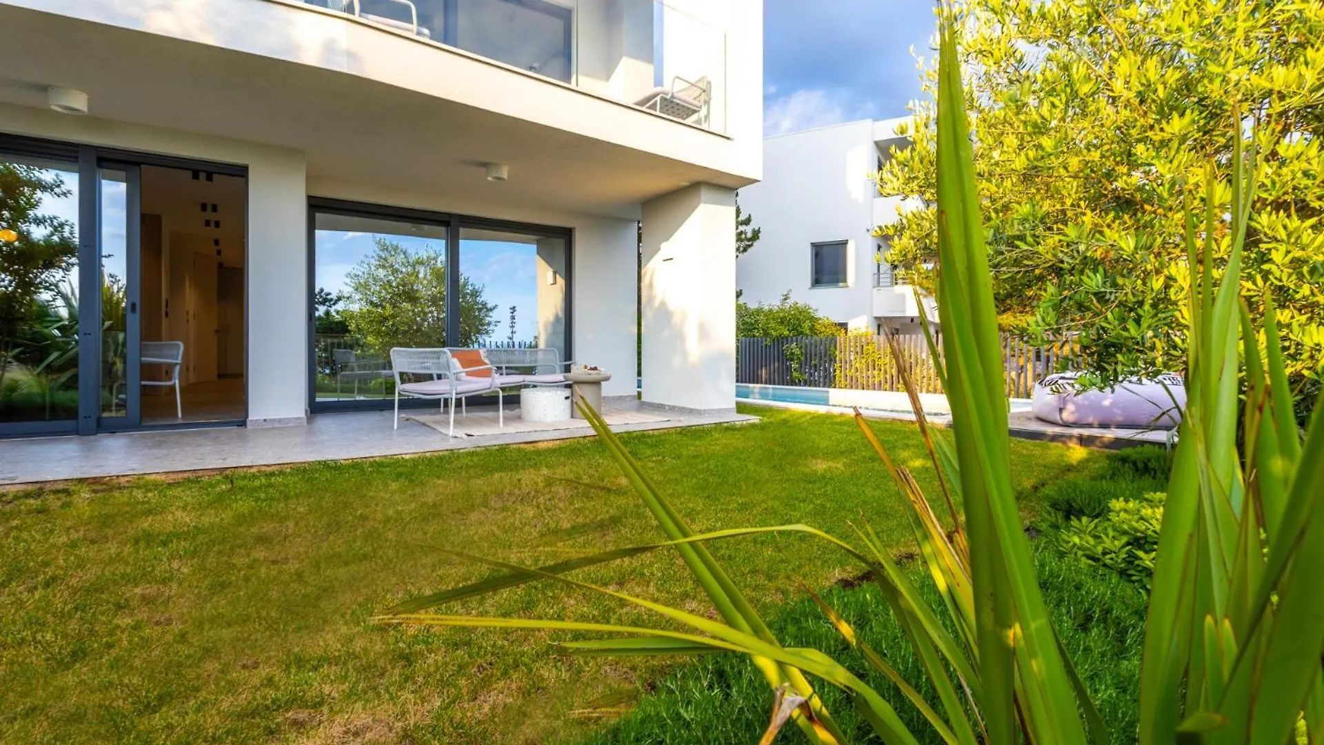 Apartment With Private Pool & Garden Villa Atrio Kostrena