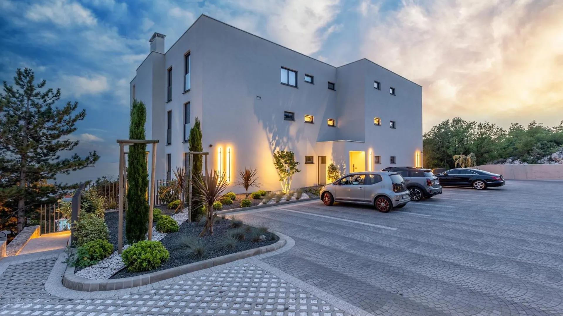 Apartment With Private Pool & Garden Villa Atrio Kostrena
