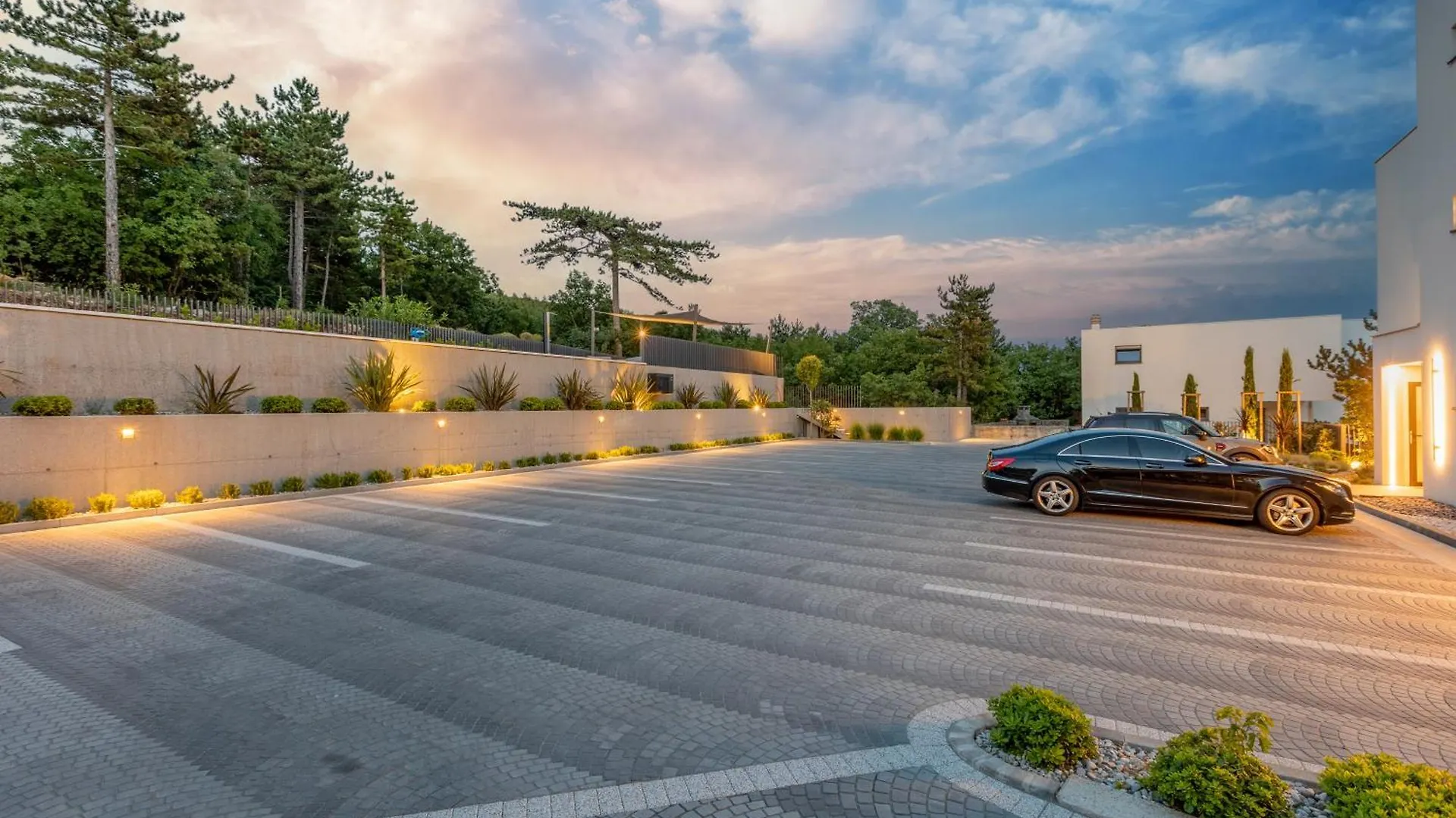Apartment With Private Pool & Garden Villa Atrio Kostrena