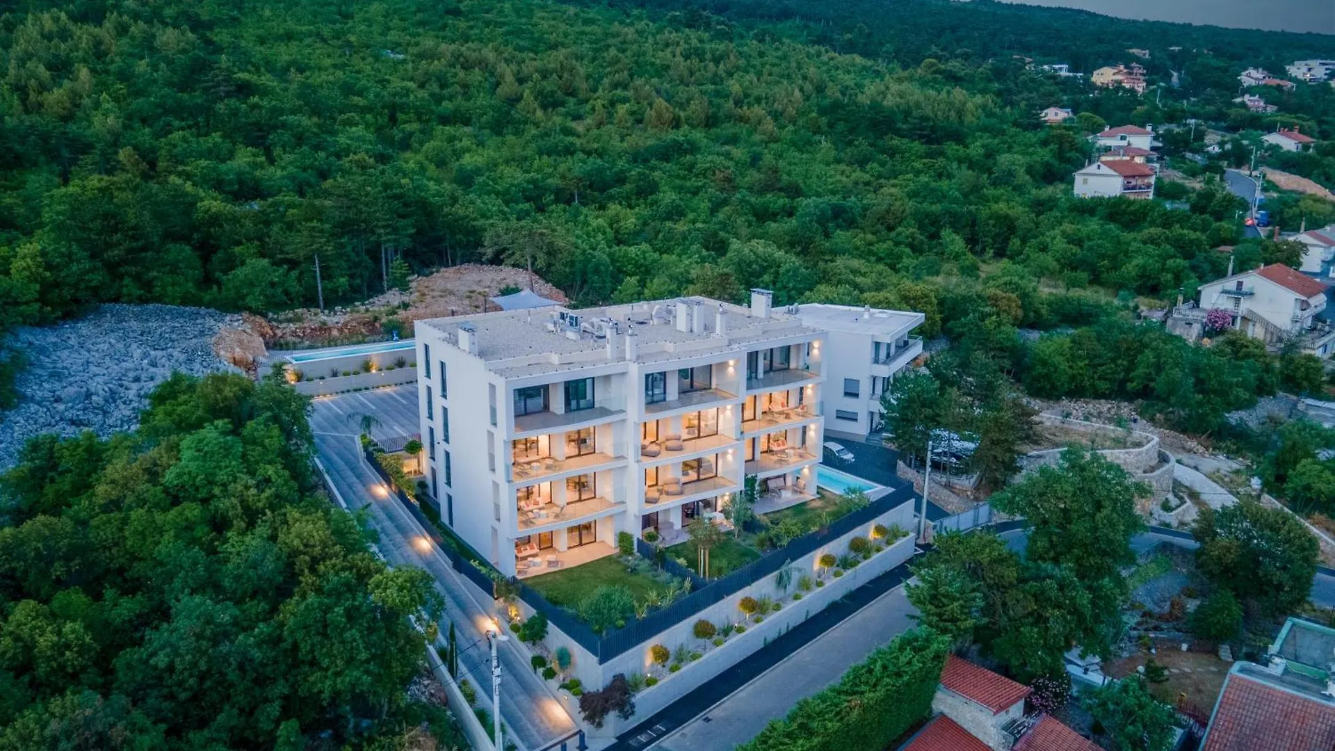 Apartment With Private Pool & Garden Villa Atrio Kostrena