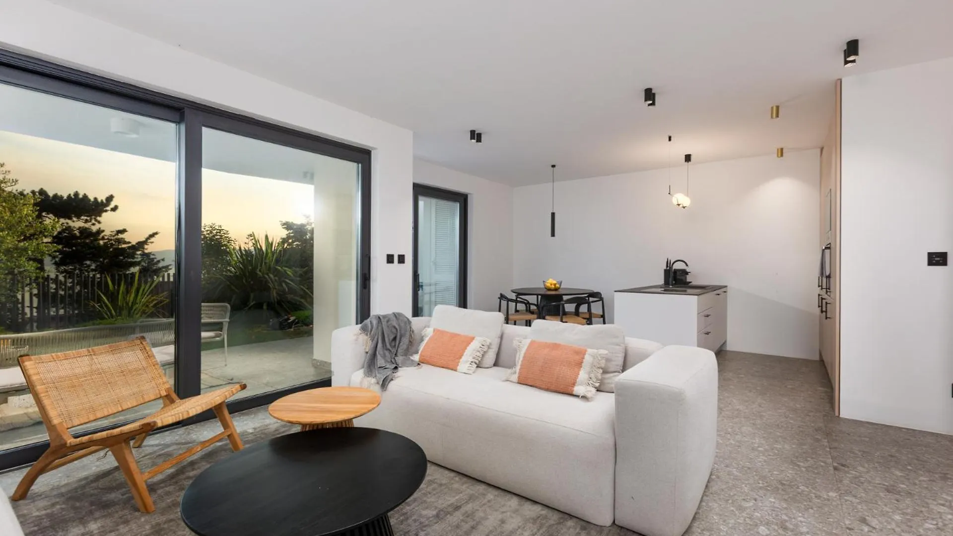 Apartment With Private Pool & Garden Villa Atrio Kostrena 0*,
