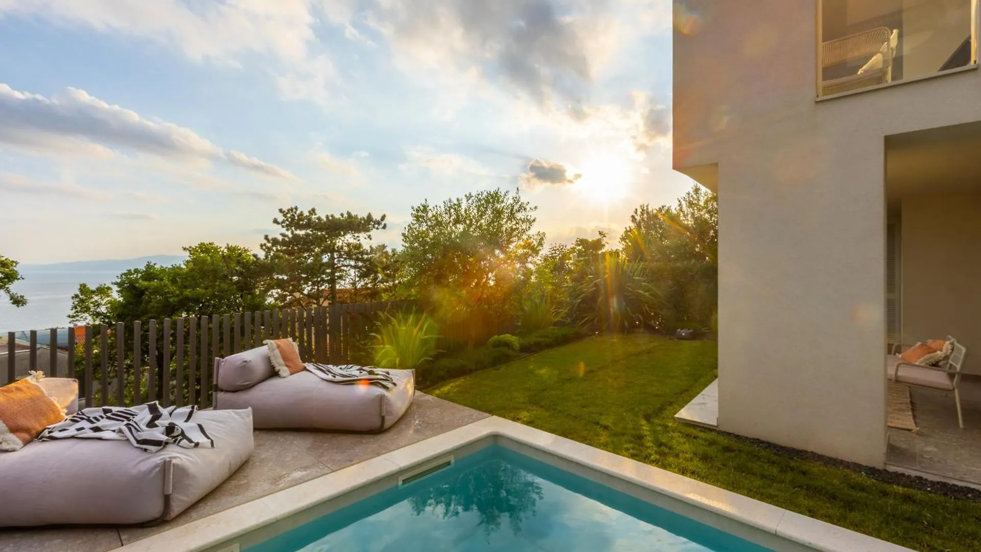 Apartment With Private Pool & Garden Villa Atrio Kostrena Croatia